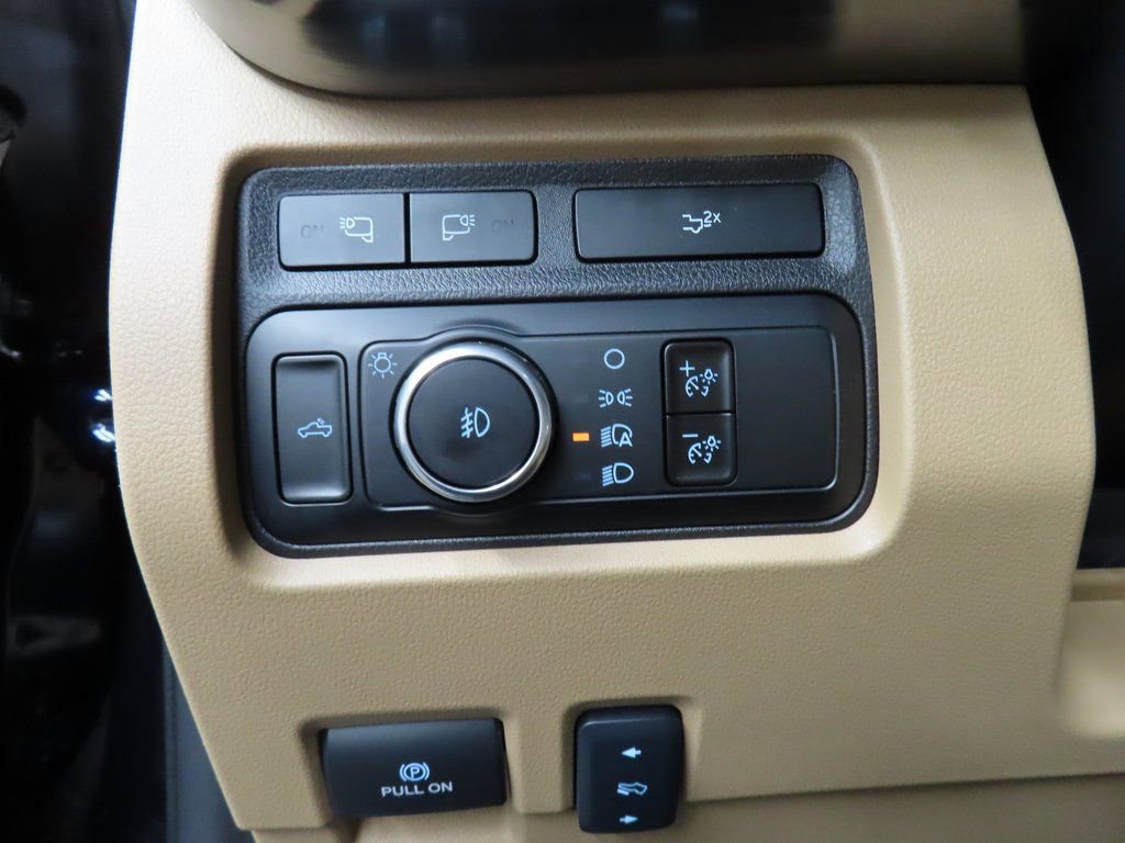 Used 2024 Ford F250 Lariat w/ Black Appearance Package AWD/4WD image 47