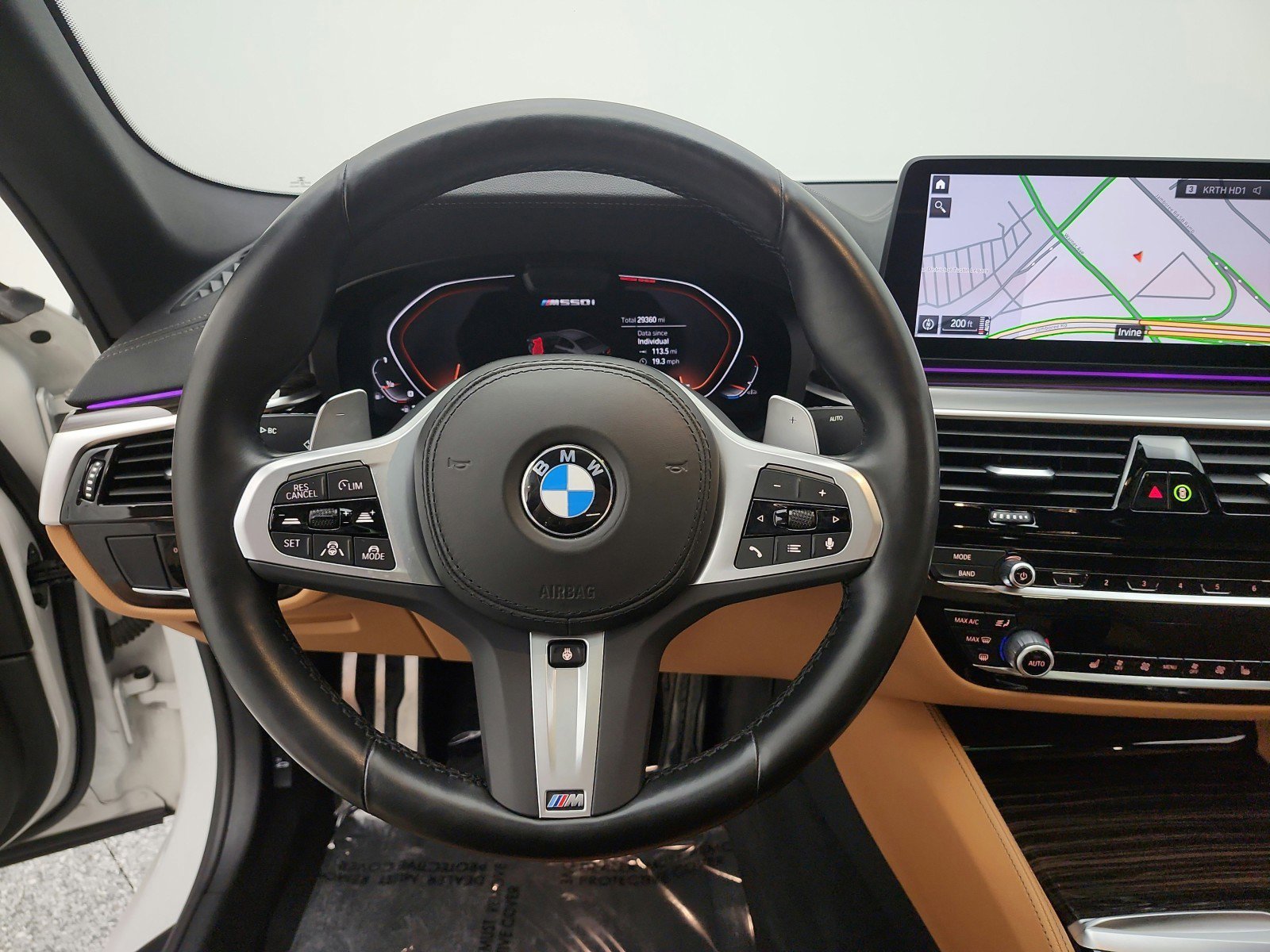 Used 2023 BMW M550i xDrive image 12