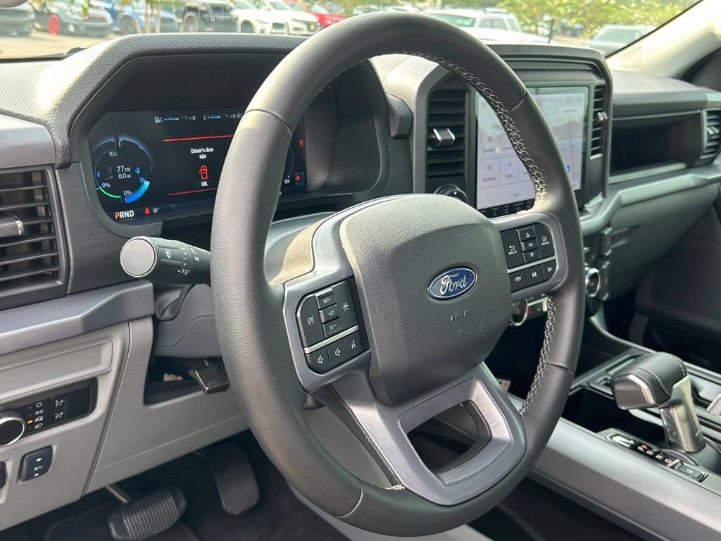 Used 2025 Ford F150 Lightning XLT AWD/4WD image 17