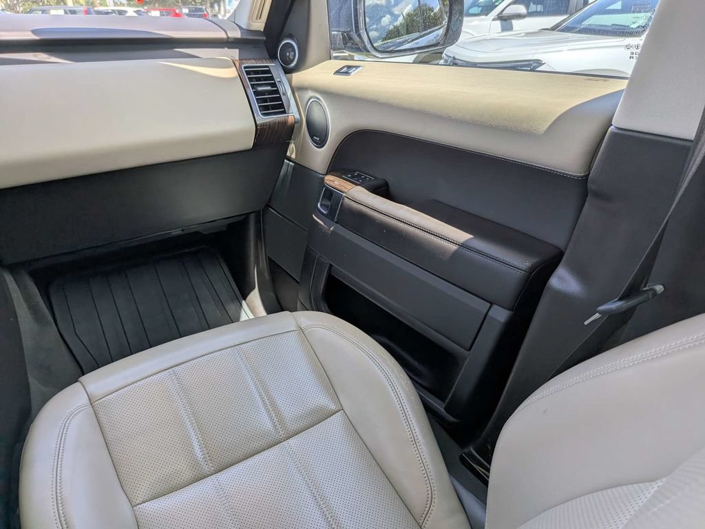 Used 2020 Land Rover Range Rover Sport HSE AWD/4WD image 24
