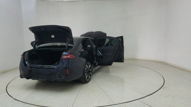 Used 2026 BMW 550e xDrive image 77