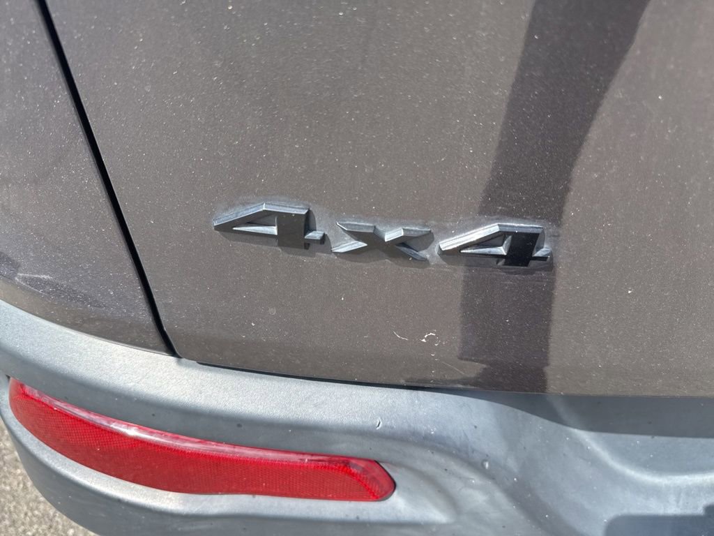 Used 2016 Jeep Cherokee Latitude w/ Comfort/Convenience Group image 3