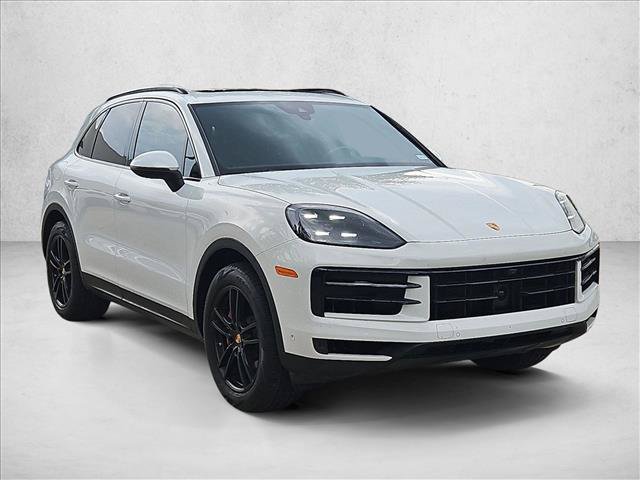 Used 2024 Porsche Cayenne AWD/4WD image 3