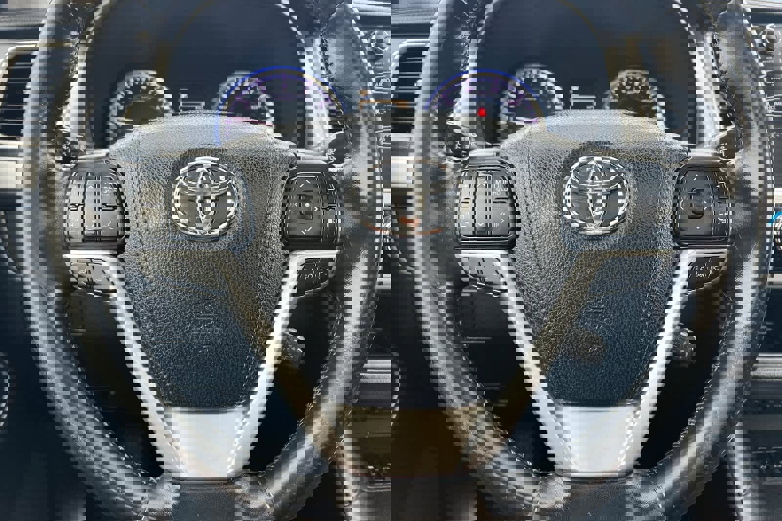 Used 2017 Toyota Highlander SE image 30