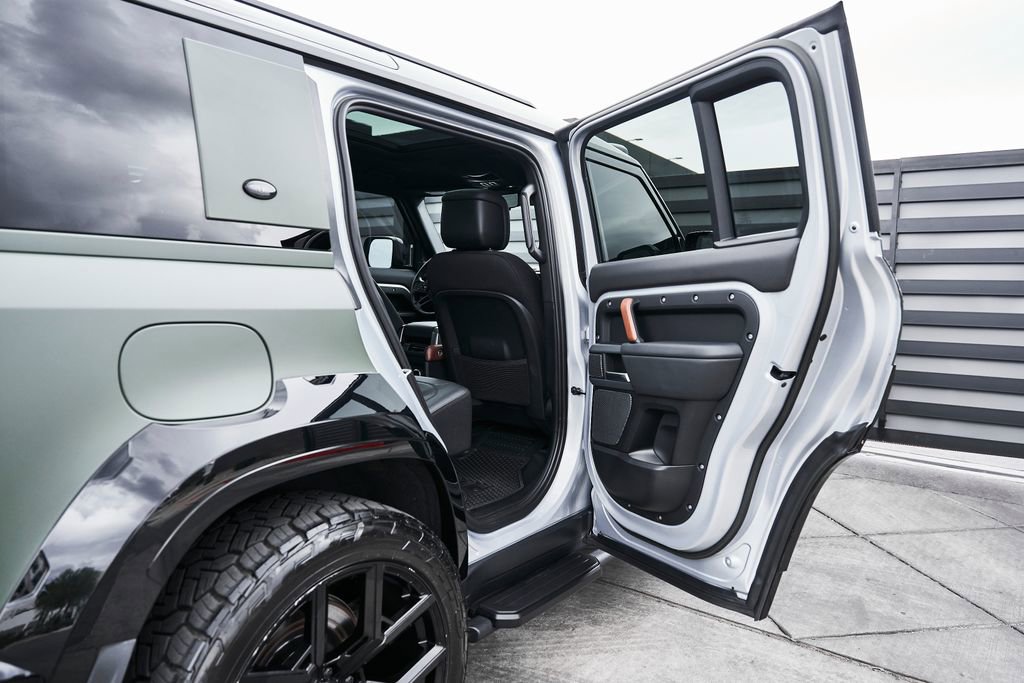 Used 2023 Land Rover Defender 110 X image 32