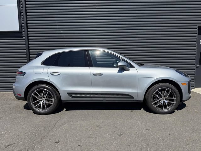 Used 2026 Porsche Macan AWD/4WD image 8