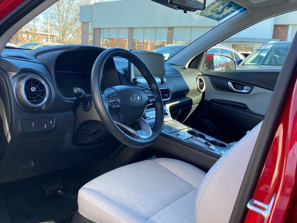 Used 2023 Hyundai Kona SEL image 13