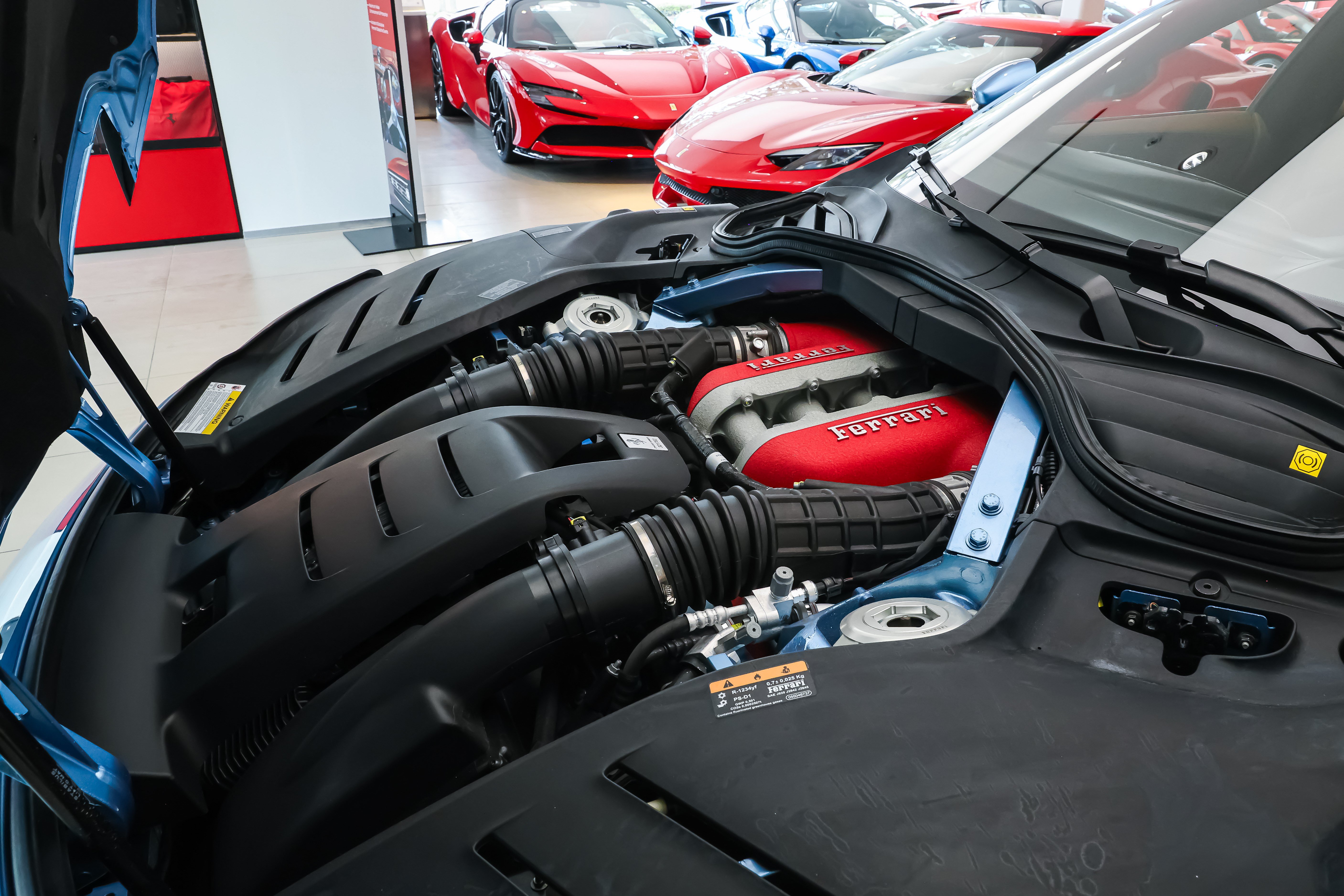 Used 2025 Ferrari Purosangue AWD/4WD image 29