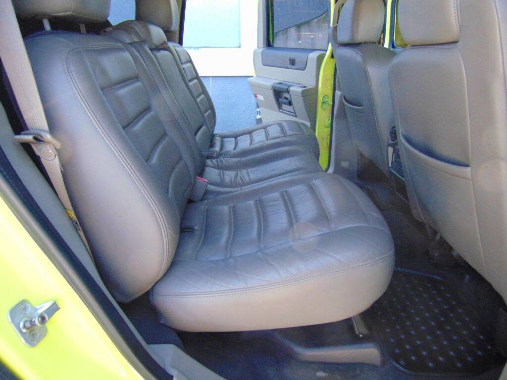 Used 2004 HUMMER H2 w/ Preferred Equipment Group image 32