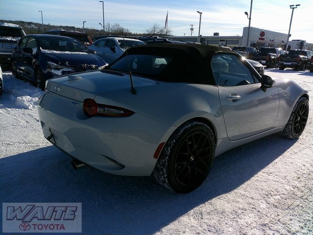 Used 2016 MAZDA MX-5 Miata Grand Touring image 2