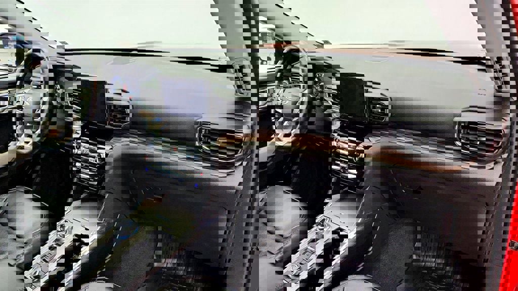 Used 2022 Ford Explorer Limited w/ Equipment Group 301A image 26