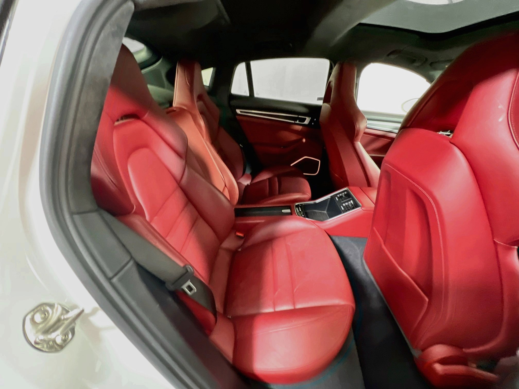 Used 2020 Porsche Panamera GTS image 29