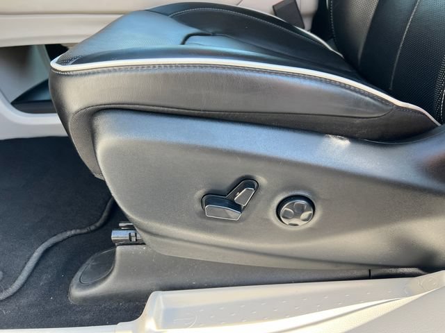 Used 2024 Chrysler Pacifica Limited w/ Uconnect Theater Family Group AWD/4WD image 14