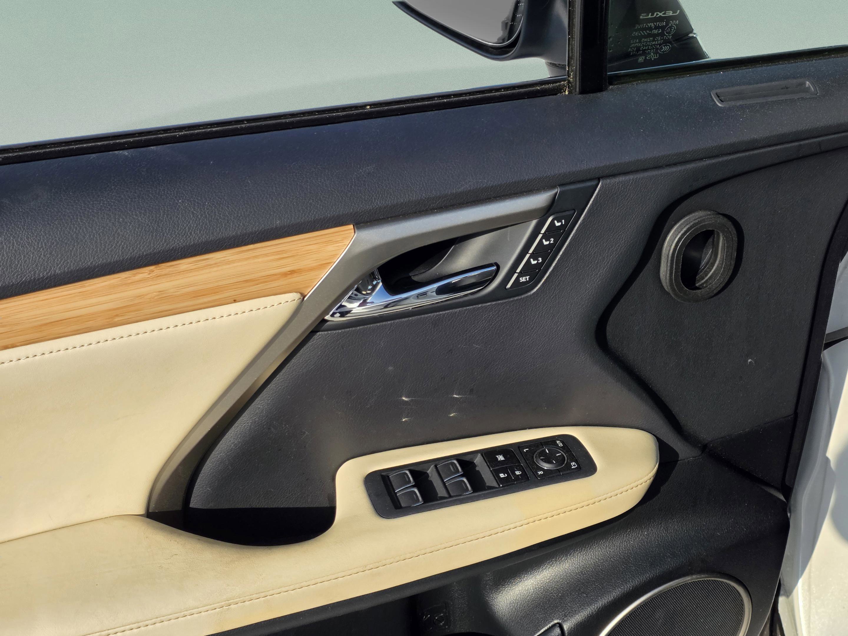 Used 2021 Lexus RX 450hL AWD w/ Premium Package image 10