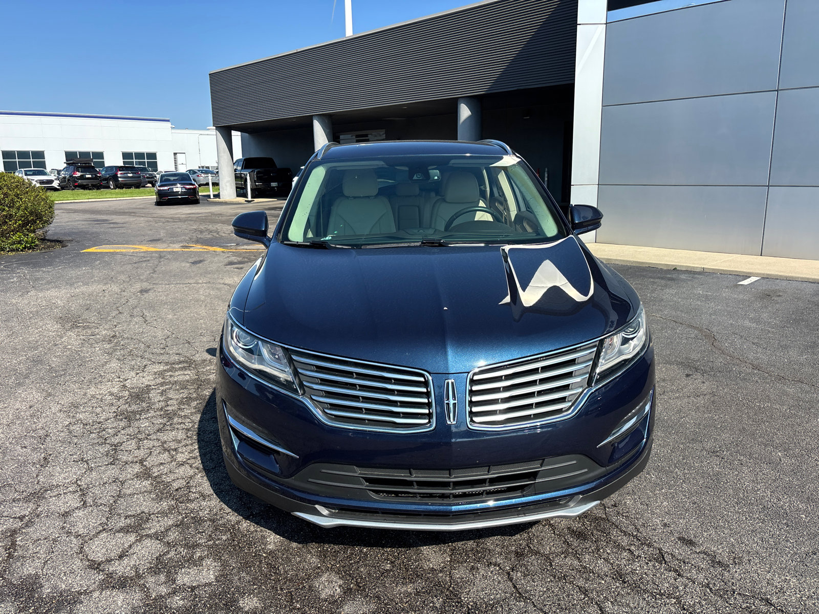 Used 2017 Lincoln MKC Select w/ Select Plus Package FWD image 2