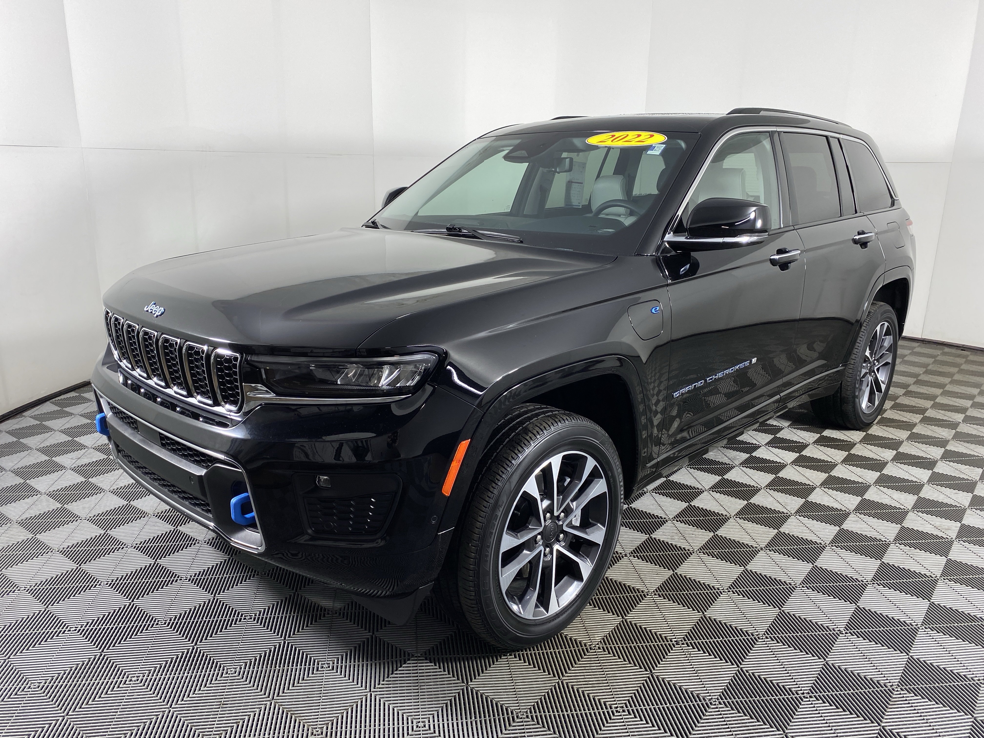 Used 2022 Jeep Grand Cherokee Overland w/ Luxury Tech Group IV image 12