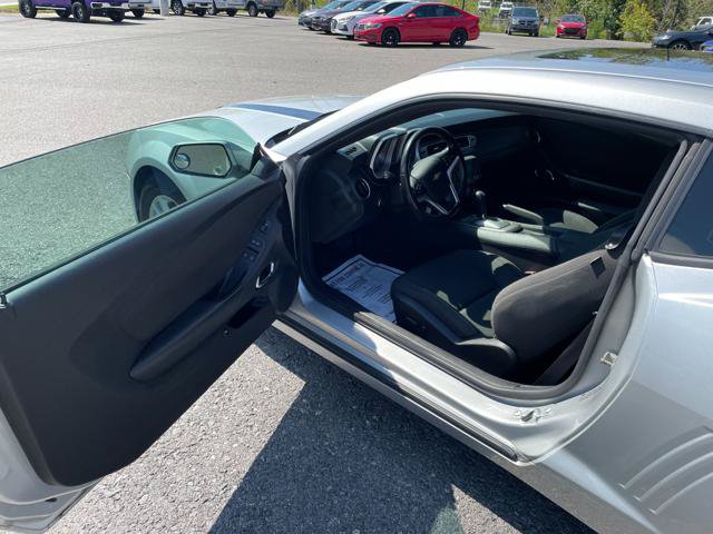 Used 2015 Chevrolet Camaro LT RWD image 14