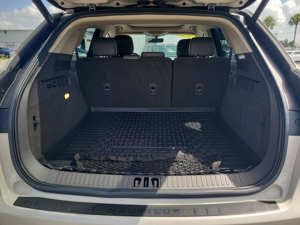 Certified 2020 Lincoln Nautilus Reserve w/ Equipment Group 201A AWD/4WD image 7