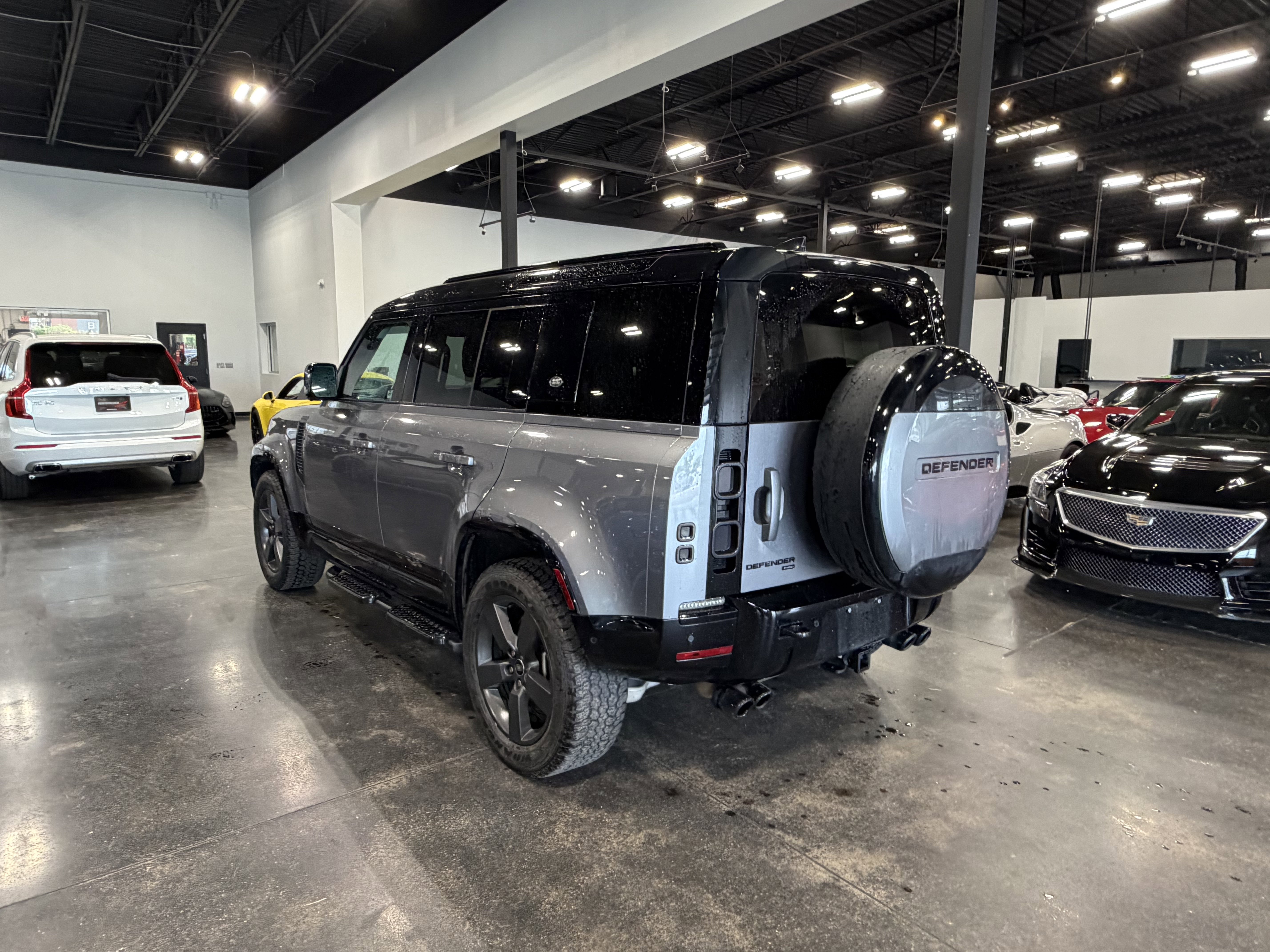 Used 2023 Land Rover Defender 110 X-Dynamic SE AWD/4WD image 3