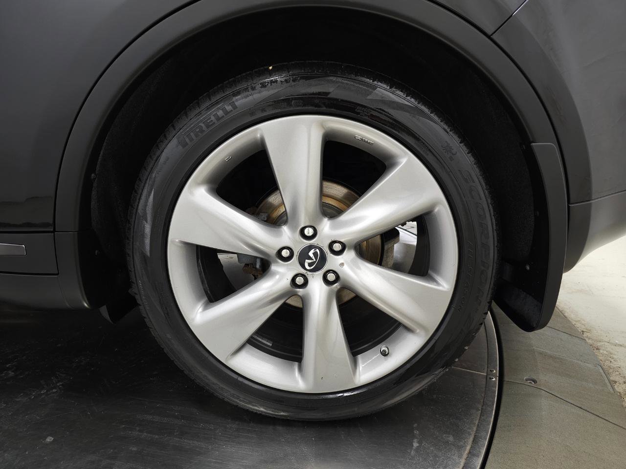 Used 2016 INFINITI QX70 AWD w/ Premium Package image 36