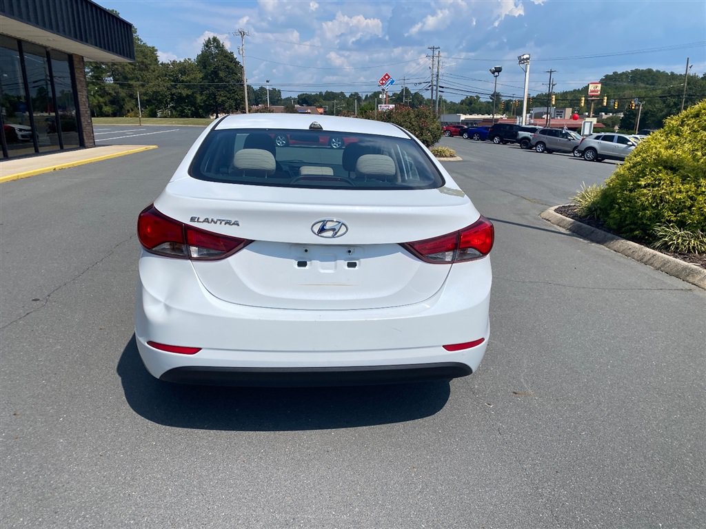 Used 2016 Hyundai Elantra SE FWD image 5