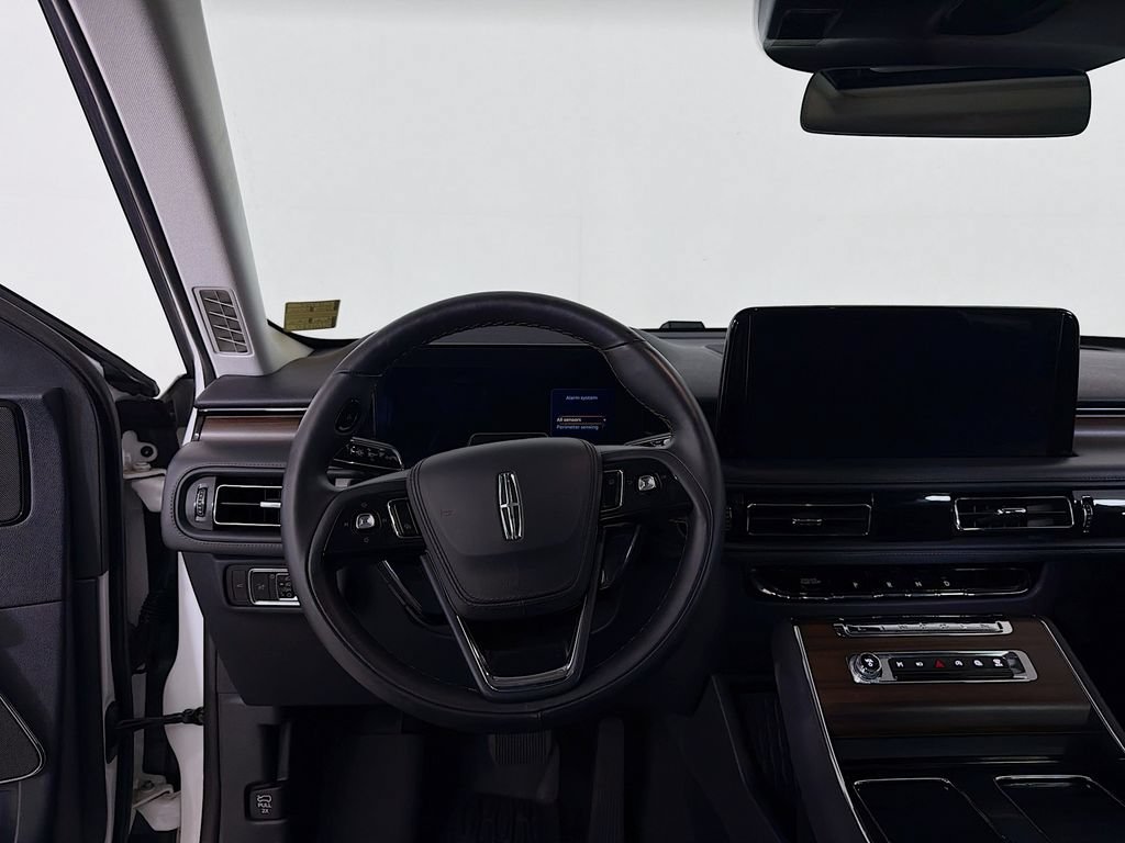 Used 2025 Lincoln Aviator Reserve AWD/4WD image 21