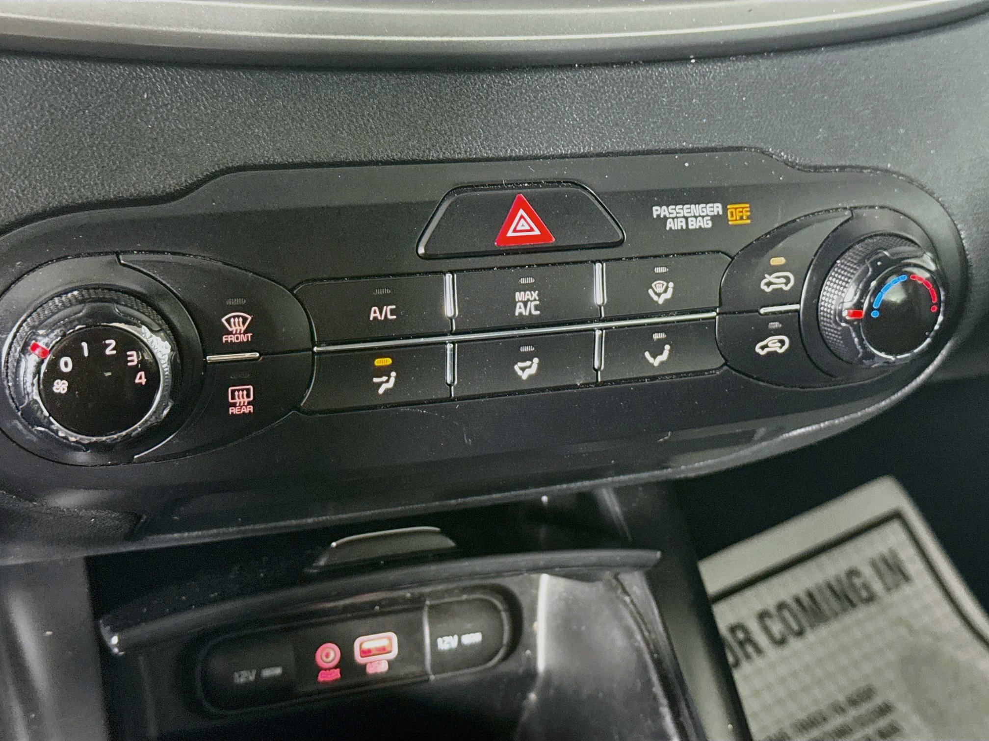 Used 2020 Kia Sorento LX FWD image 17