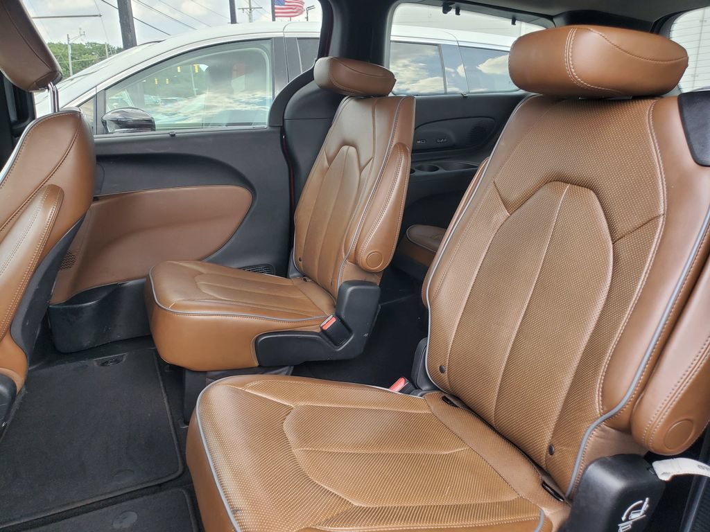 Used 2018 Chrysler Pacifica Limited FWD image 29