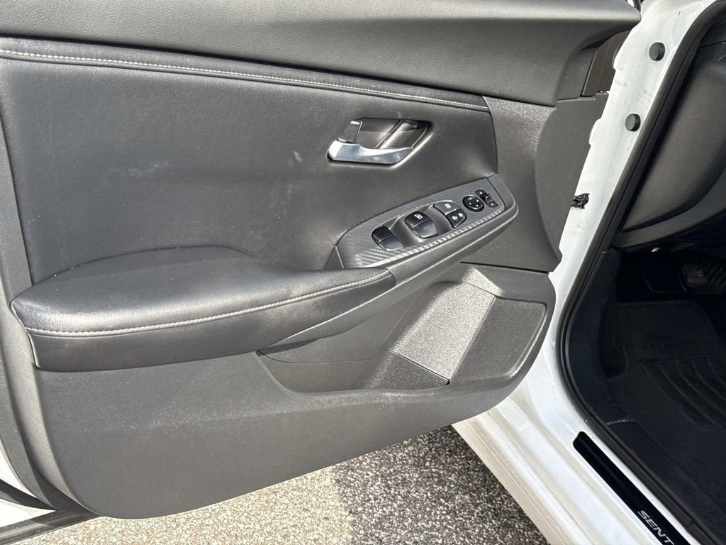 Certified 2021 Nissan Sentra SV FWD image 17