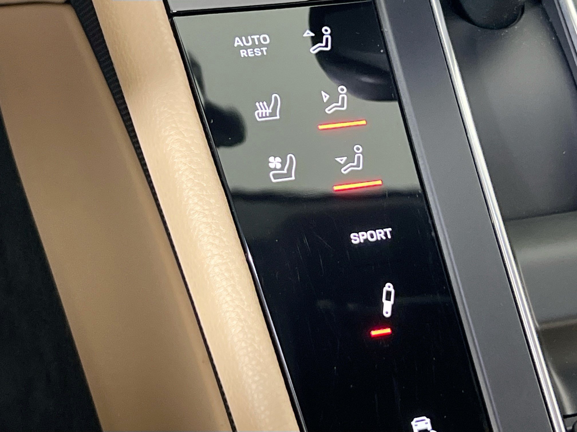 Used 2024 Porsche Macan AWD/4WD image 20