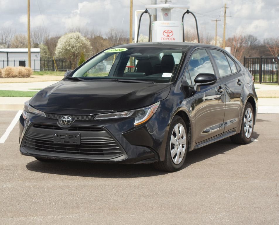 Used 2023 Toyota Corolla LE image 22