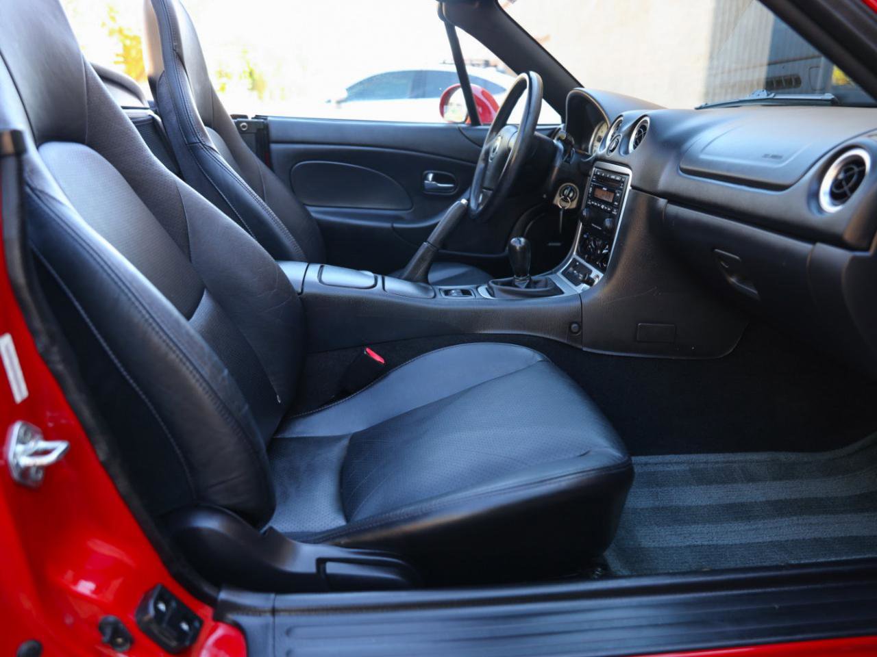 Used 2003 MAZDA MX-5 Miata RWD image 29