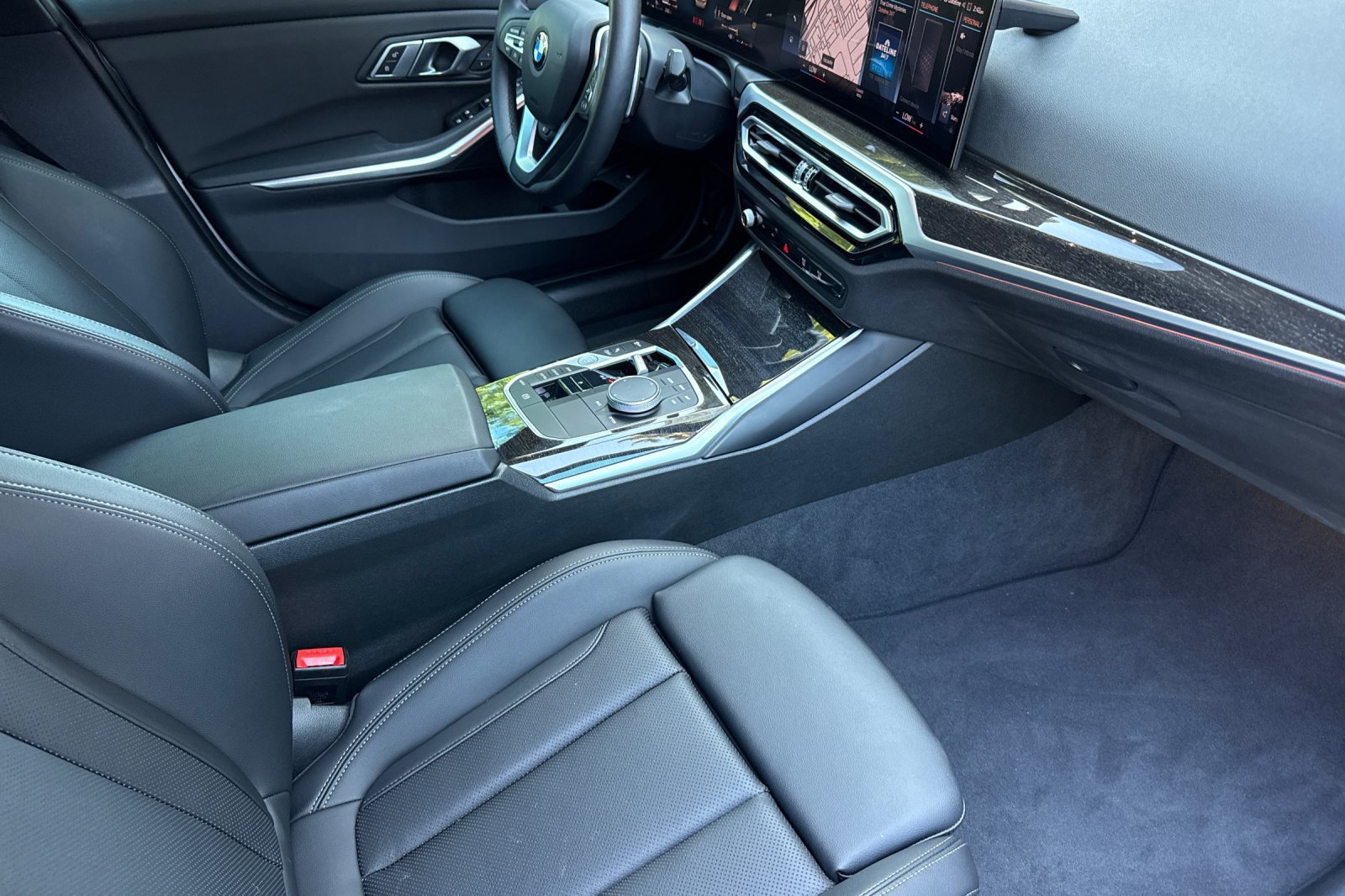 Used 2023 BMW 330i Sedan w/ Convenience Package RWD image 18