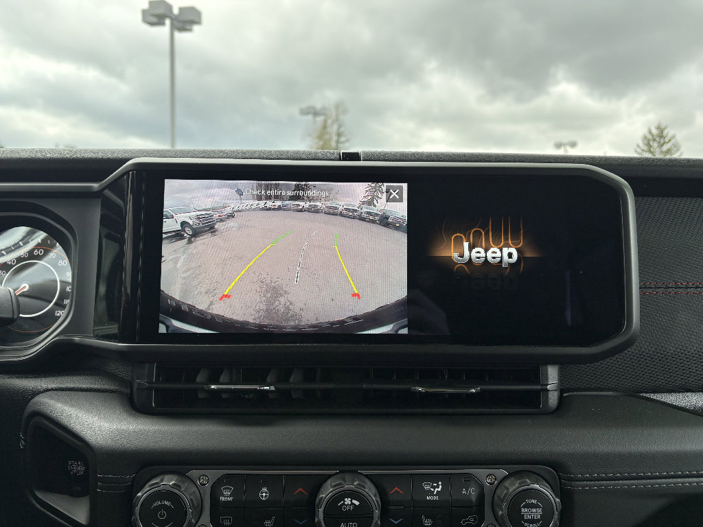 Used 2025 Jeep Wrangler Unlimited Rubicon w/ Steel Bumper Group image 29