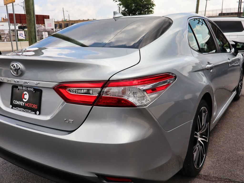 Used 2020 Toyota Camry LE FWD image 13
