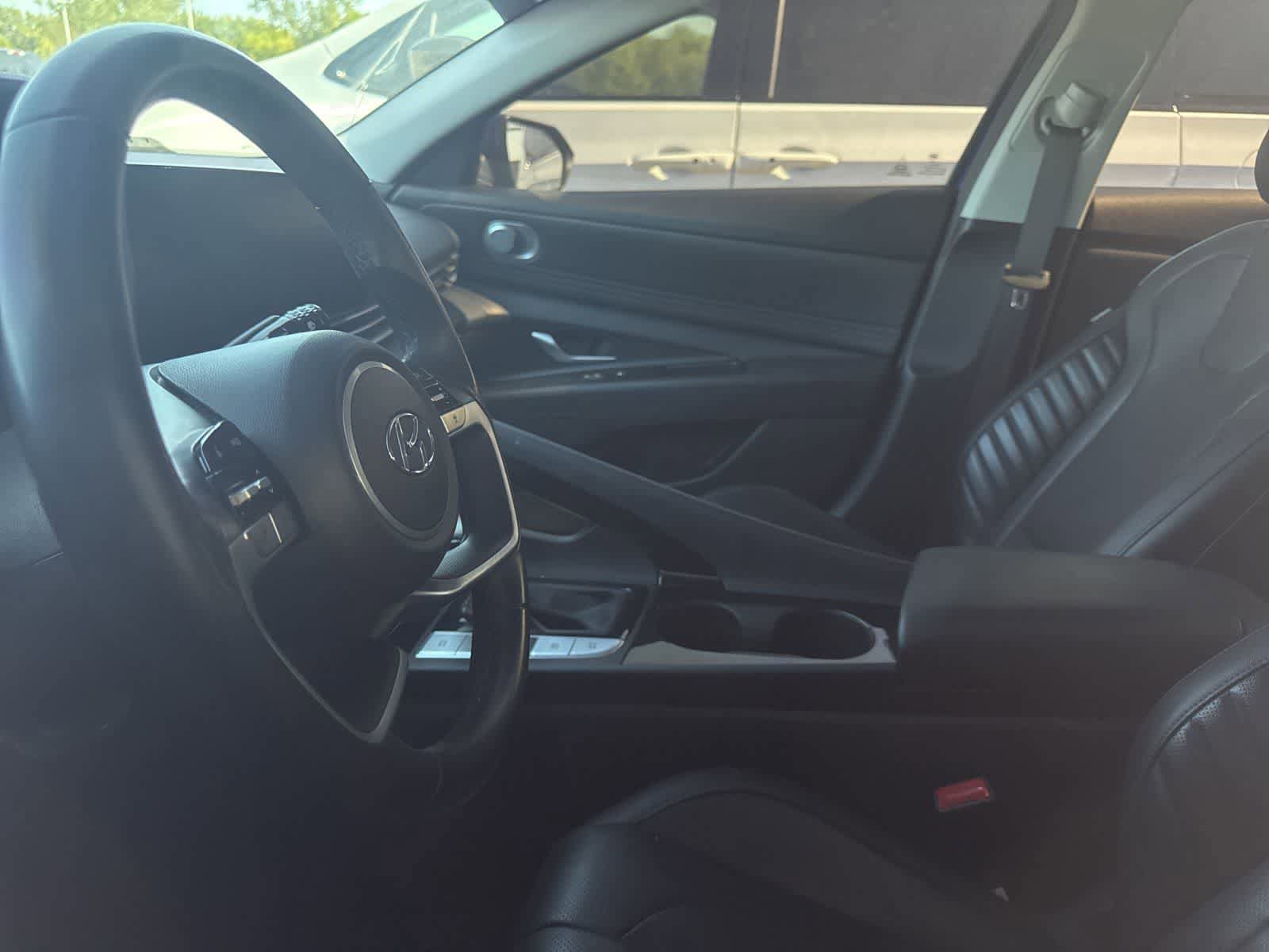 Used 2023 Hyundai Elantra Limited FWD image 33