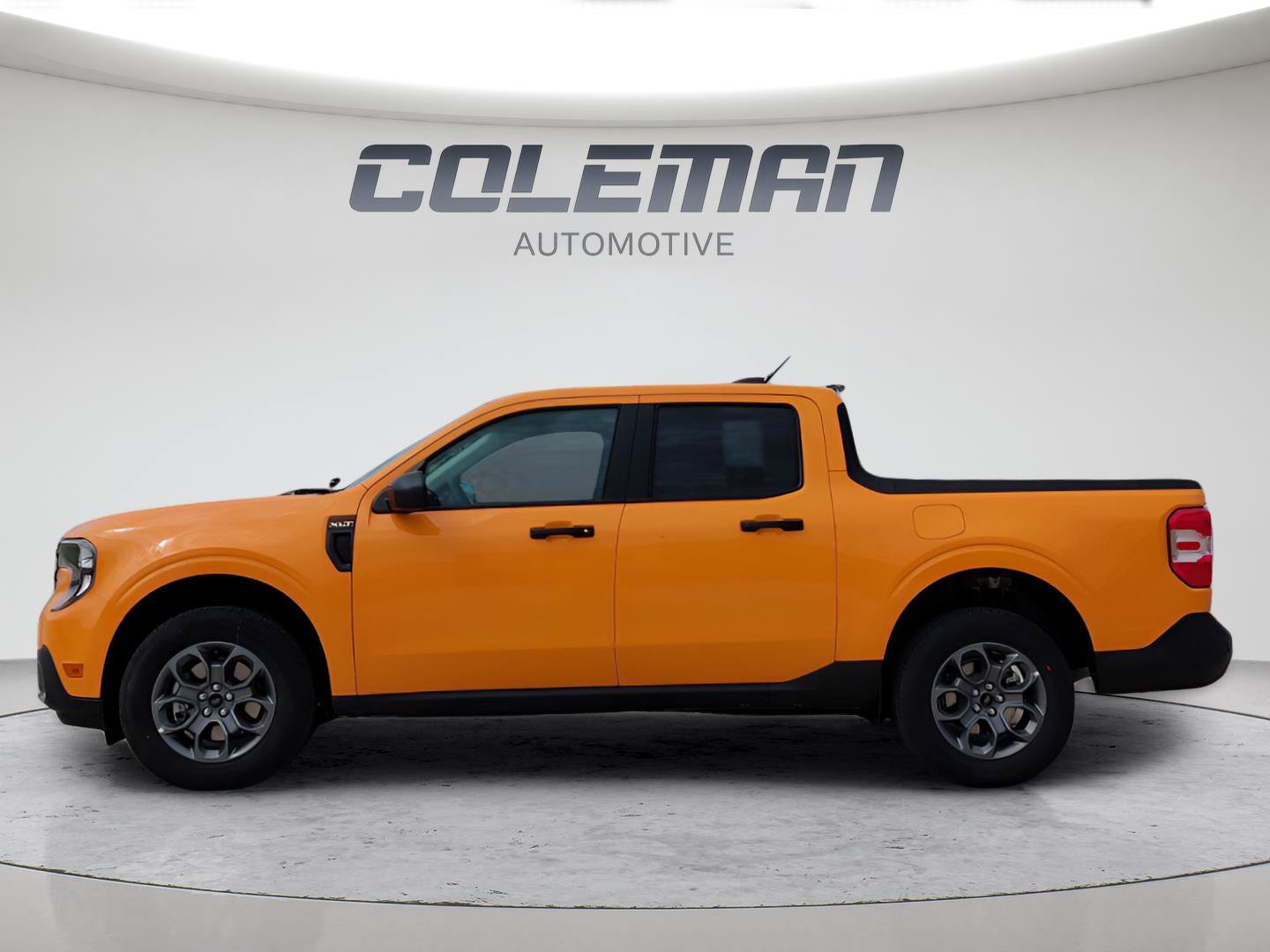 New 2026 Ford Maverick XLT w/ Equipment Group 301A AWD/4WD image 2