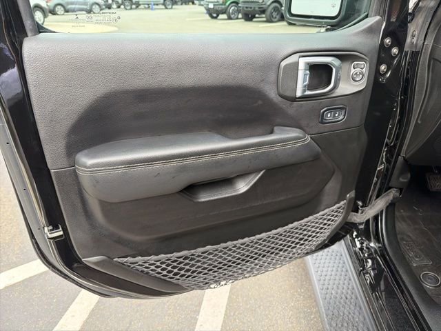 Used 2022 Jeep Wrangler Unlimited Sahara image 13