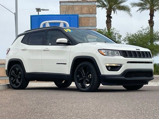 Used 2019 Jeep Compass Latitude FWD image 3