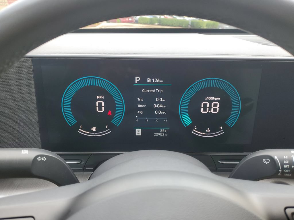 Used 2025 Hyundai Kona SEL FWD image 27
