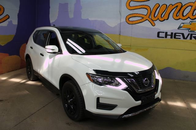 Used 2017 Nissan Rogue S FWD image 2