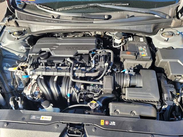 Used 2025 Hyundai Elantra SEL image 29