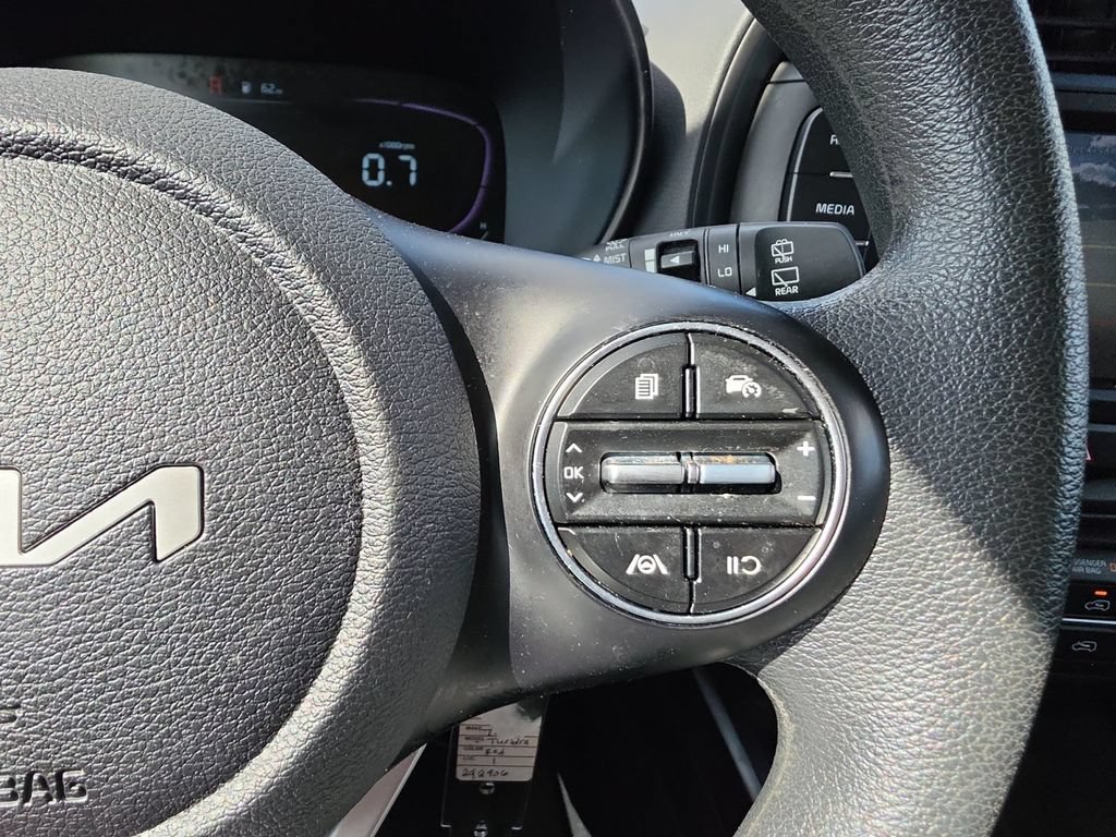 Used 2025 Kia Soul LX FWD image 23