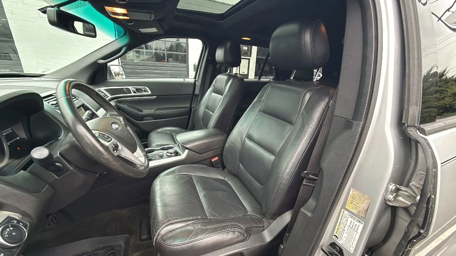 Used 2015 Ford Explorer XLT w/ Equipment Group 202A image 33