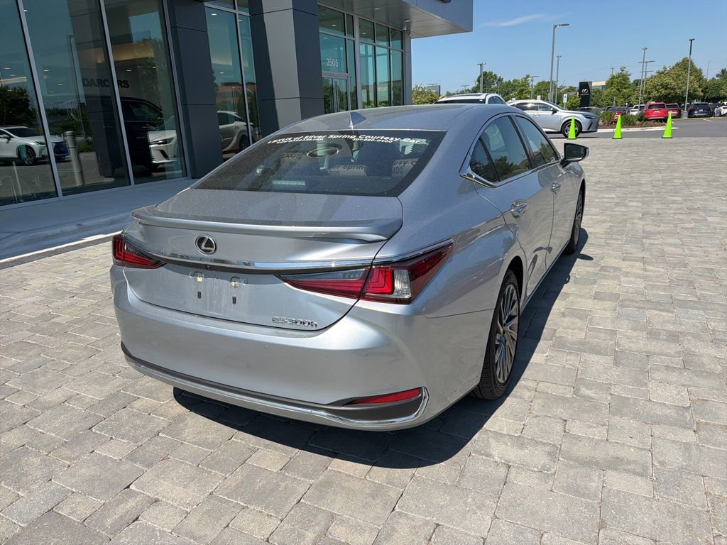 Certified 2025 Lexus ES 300h w/ Luxury Package FWD image 12