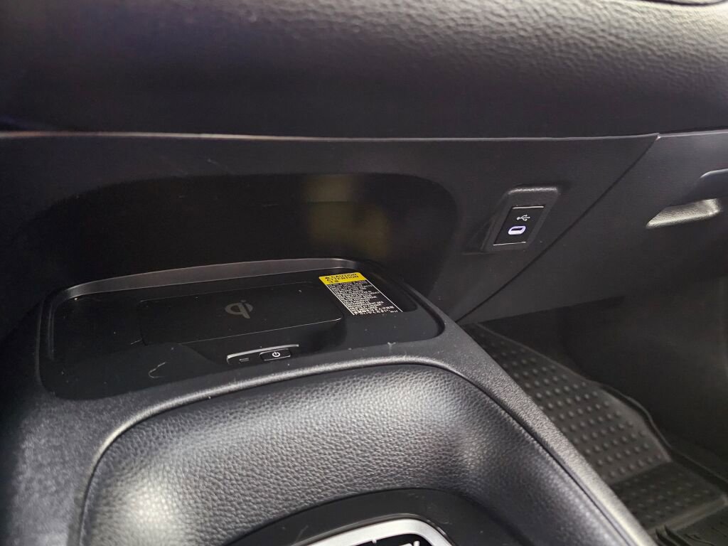 Used 2025 Toyota Corolla SE w/ SE Premium Package image 30