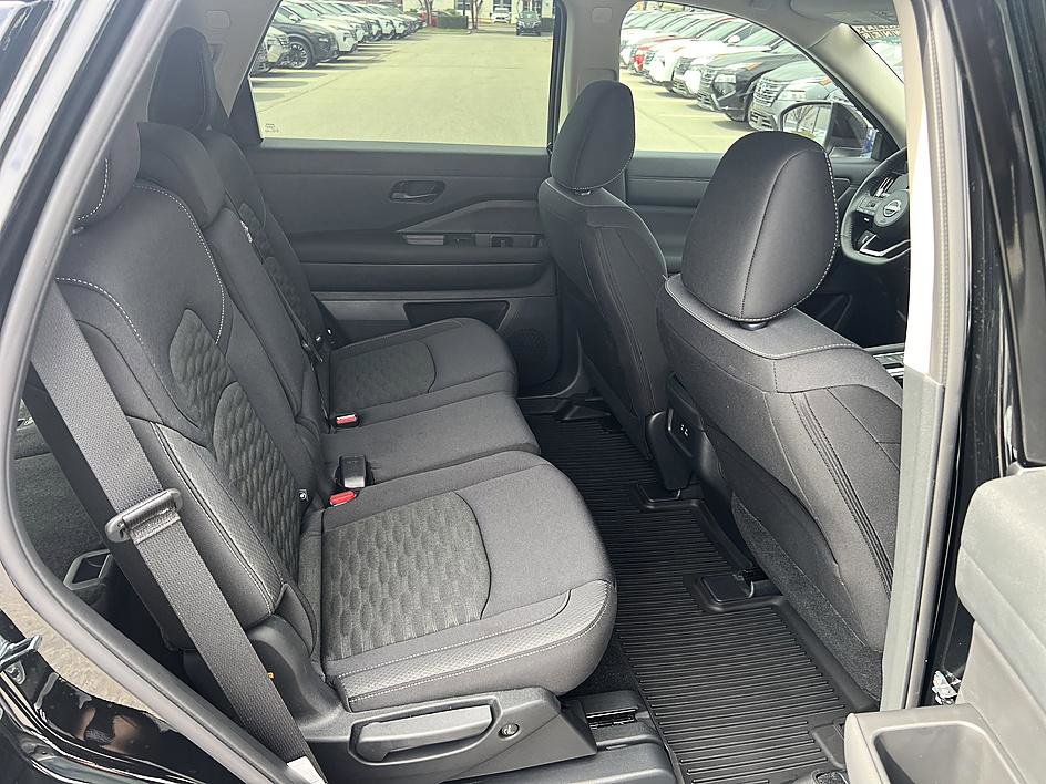 Certified 2025 Nissan Pathfinder SV image 16