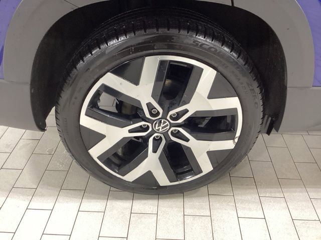 Used 2023 Volkswagen Taos SEL image 24