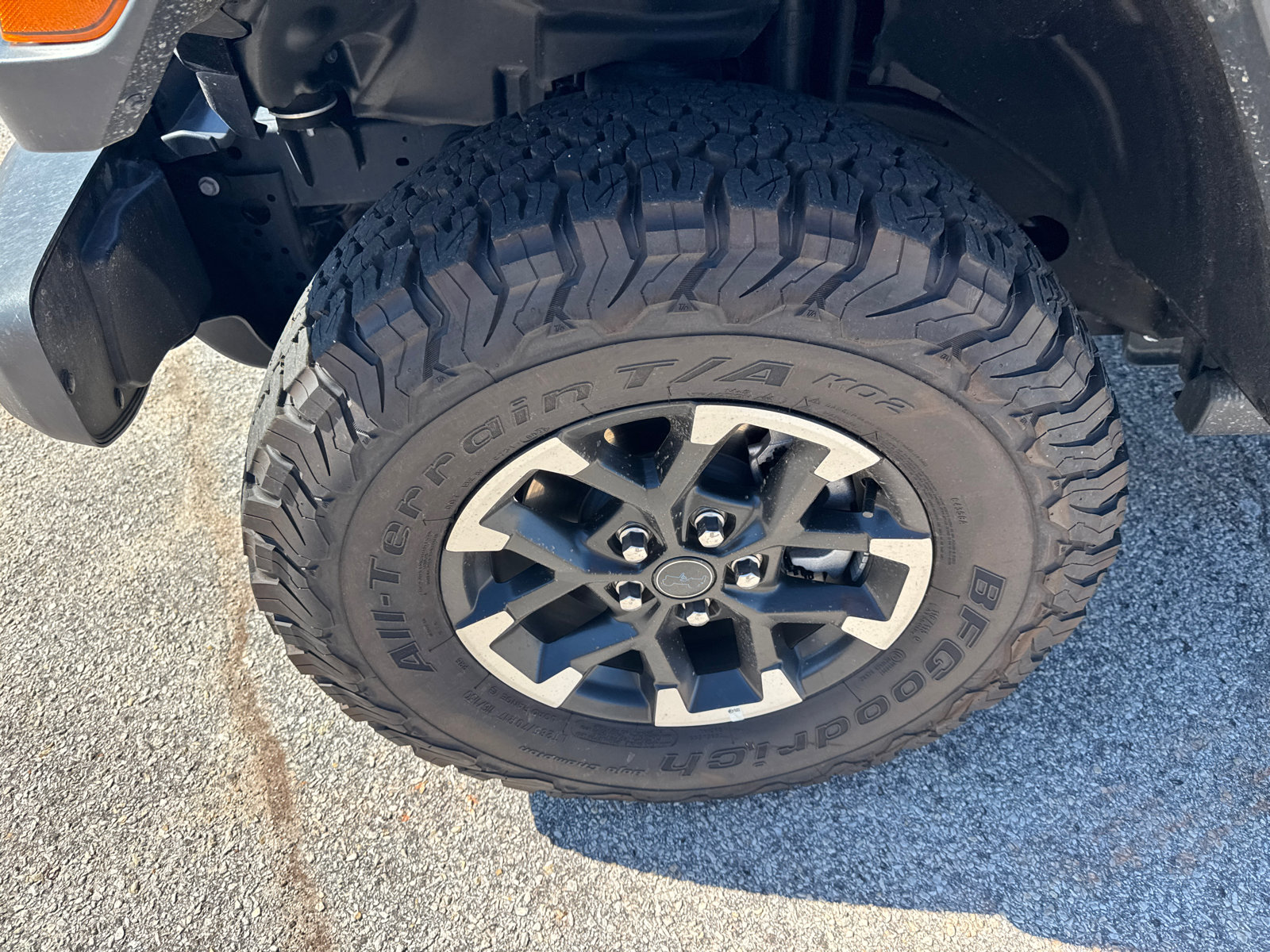 Used 2025 Jeep Wrangler Unlimited Rubicon 4xe w/ Convenience Group AWD/4WD image 11