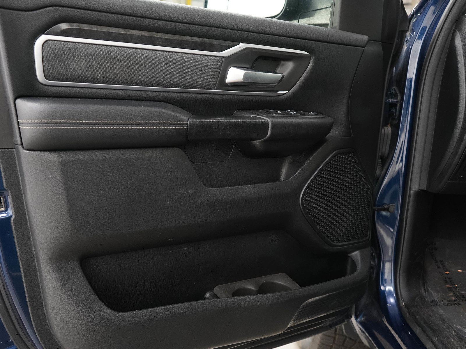 Used 2019 RAM 1500 Big Horn AWD/4WD image 17